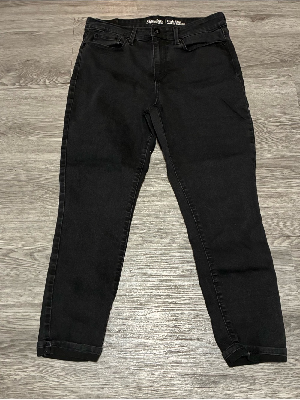 Signature by Levi Strauss Black Ankle Cropped Jeans
